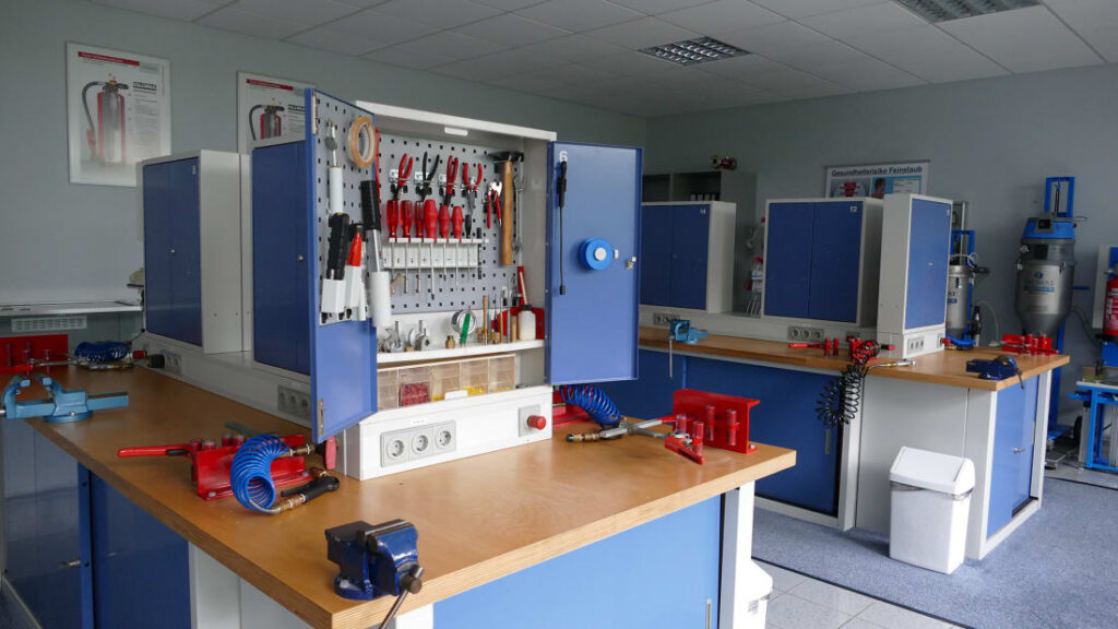 praktischer schulungsraum 16x9