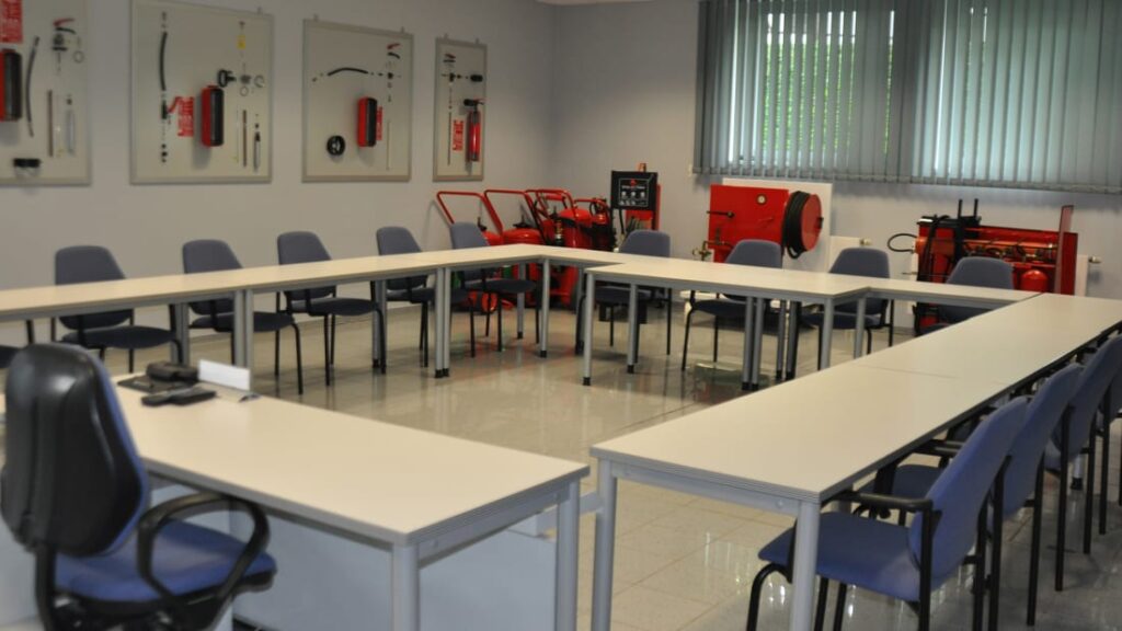 schulungsraum f2 16x9